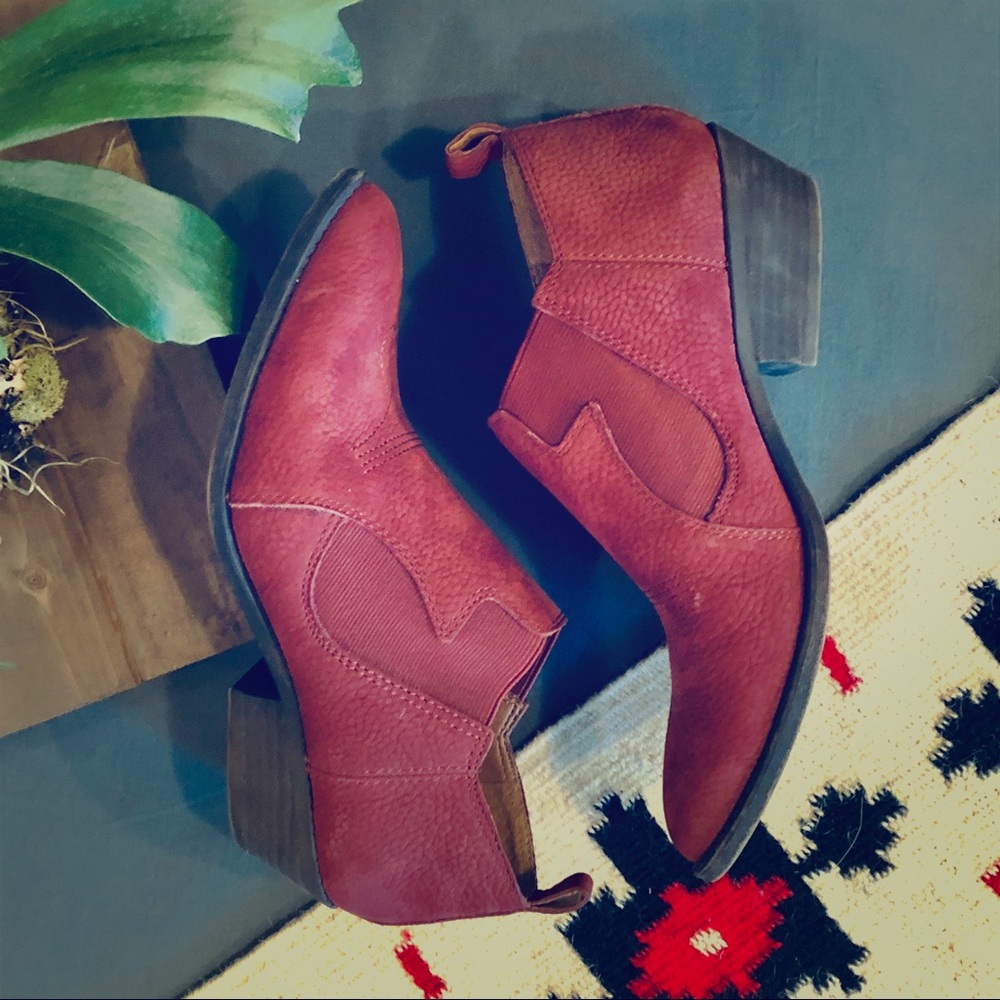 Red Lucky Brand Booties Boho Indie Inspired Sz 7